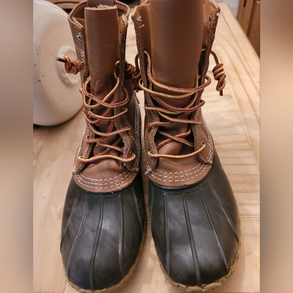 LL Bean Women's "Bean" Boots - Picture 6 of 8